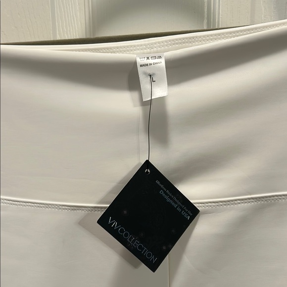 Women's Faux Leather White Leggings - Picture 6 of 6